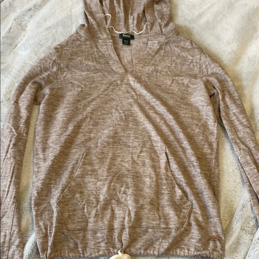 Xs lightweight tan sweater from Roots